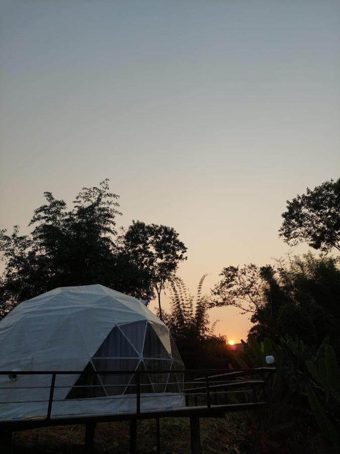 นรดีฮิวล์ รีสอร์ต เขาแผงม้า วังน้ำเขียว Hotell Ban Sap Bon  Exteriör bild