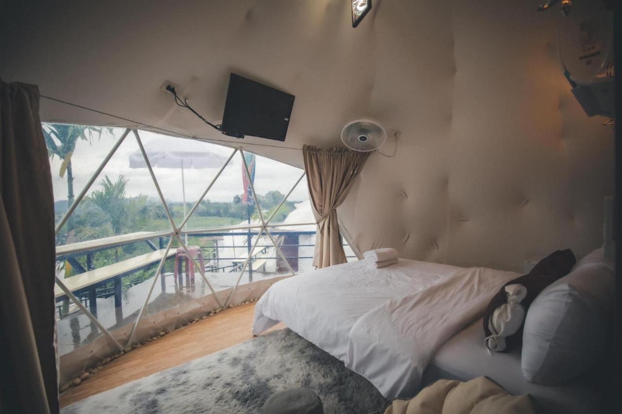 นรดีฮิวล์ รีสอร์ต เขาแผงม้า วังน้ำเขียว Hotell Ban Sap Bon  Exteriör bild