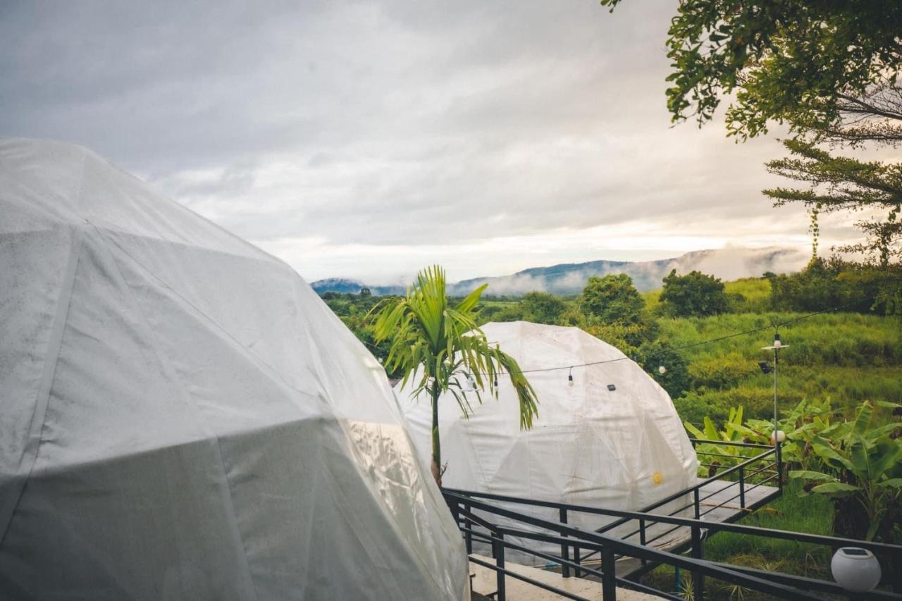 นรดีฮิวล์ รีสอร์ต เขาแผงม้า วังน้ำเขียว Hotell Ban Sap Bon  Exteriör bild