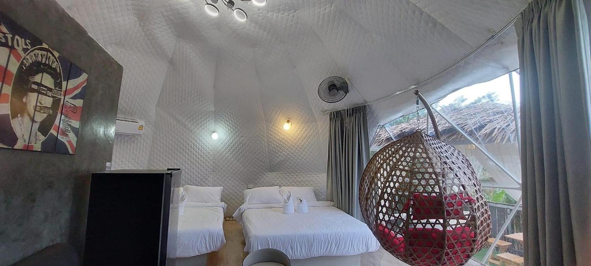 นรดีฮิวล์ รีสอร์ต เขาแผงม้า วังน้ำเขียว Hotell Ban Sap Bon  Exteriör bild